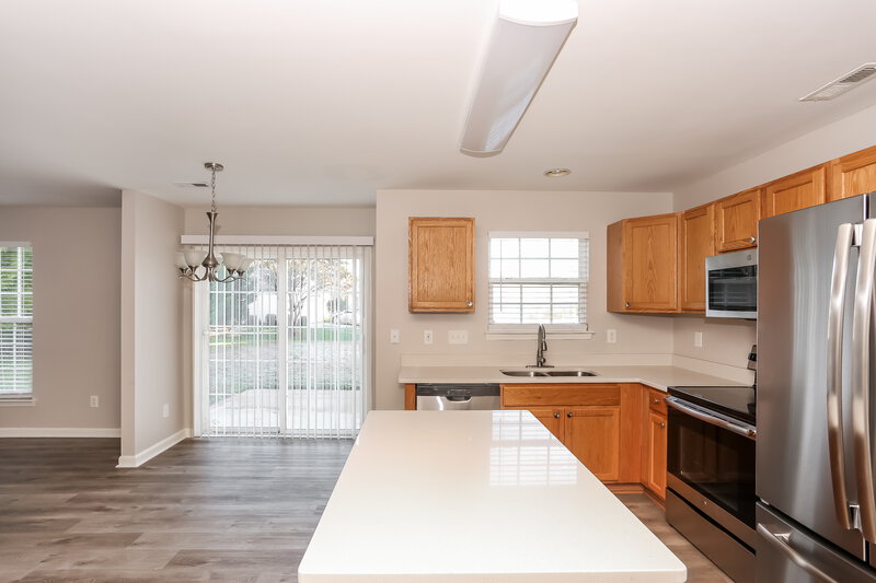 2,215/Mo, 14219 Riding Hill Ave Charlotte, NC 28213 Kitchen View