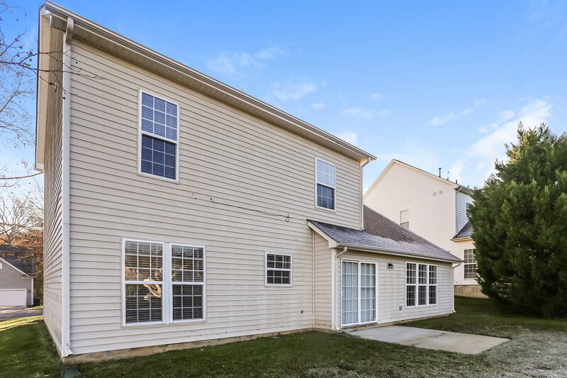 2,215/Mo, 14219 Riding Hill Ave Charlotte, NC 28213 Rear View 2