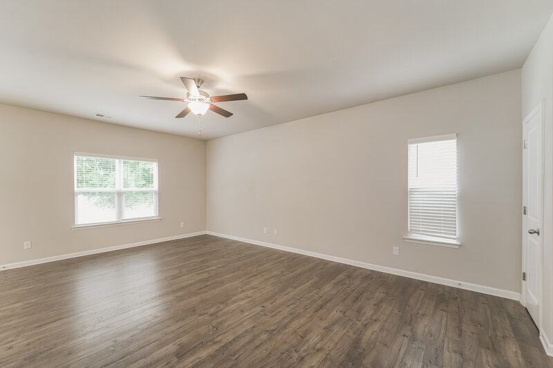 1,990/Mo, 3018 Hubbard Road Charlotte, NC 28269 Living Room View 2