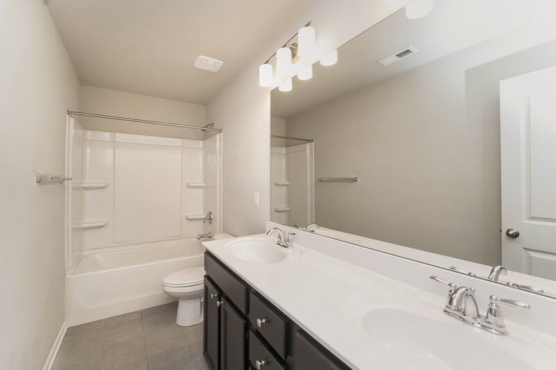 1,990/Mo, 3018 Hubbard Road Charlotte, NC 28269 Bathroom View