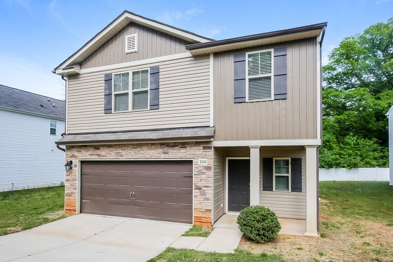2,265/Mo, 3016 Hubbard Road Charlotte, NC 28269 Front View 2