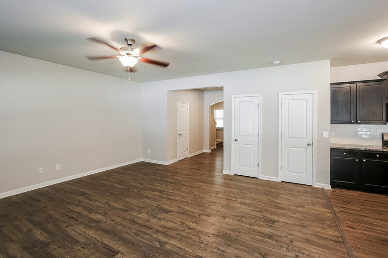 2,265/Mo, 3016 Hubbard Road Charlotte, NC 28269 Living Room View 2