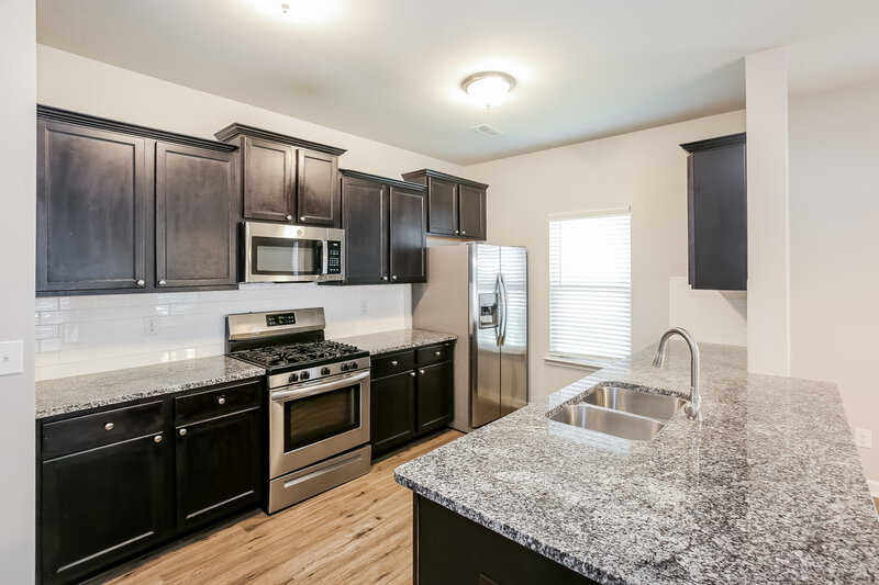 2,265/Mo, 3016 Hubbard Road Charlotte, NC 28269 Kitchen View