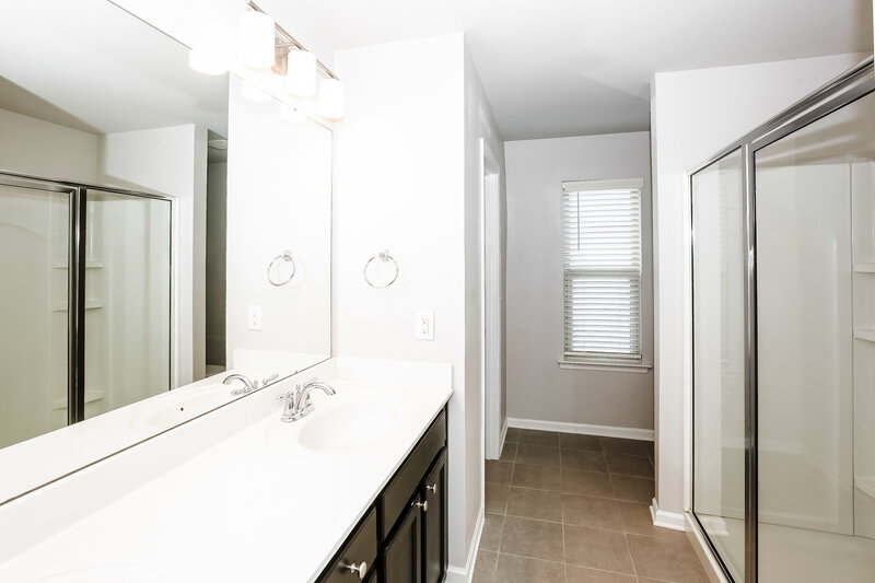 2,265/Mo, 3016 Hubbard Road Charlotte, NC 28269 Main Bathroom View