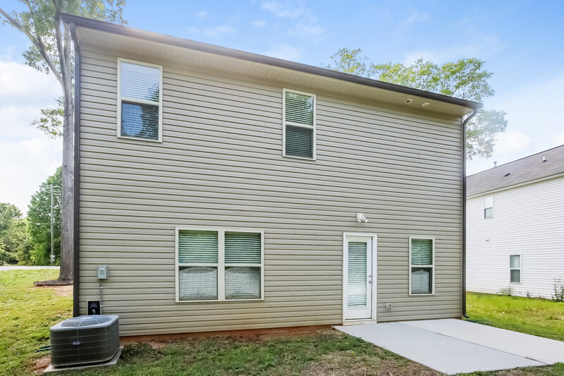 2,265/Mo, 3016 Hubbard Road Charlotte, NC 28269 Rear View