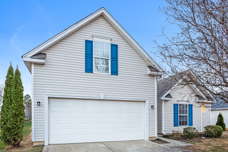 1,985/Mo, 8224 Fox Swamp Rd Charlotte, NC 28215 Front View