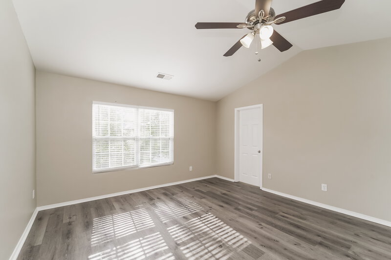 2,235/Mo, 3804 Larkhaven Village Drive Charlotte, NC 28215 Main Bedroom View 2
