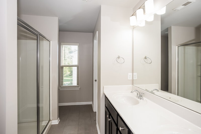2,130/Mo, 6509 Rumple Road Charlotte, NC 28262 Main Bathroom View