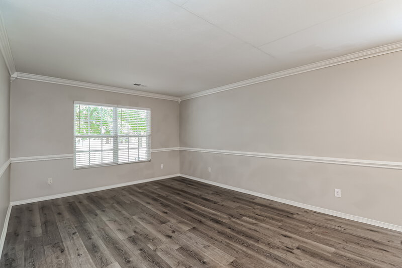2,570/Mo, 3626 Larkhaven Village Dr Charlotte, NC 28215 Living Room View