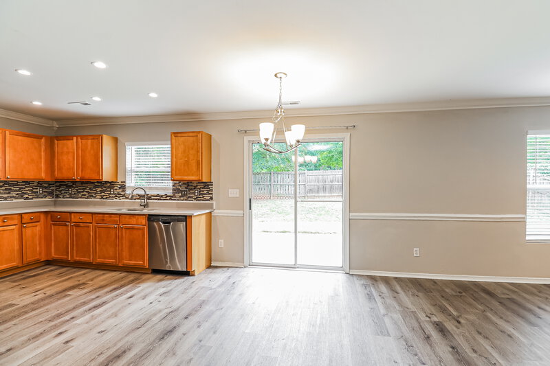 2,570/Mo, 3626 Larkhaven Village Dr Charlotte, NC 28215 Breakfast Nook View