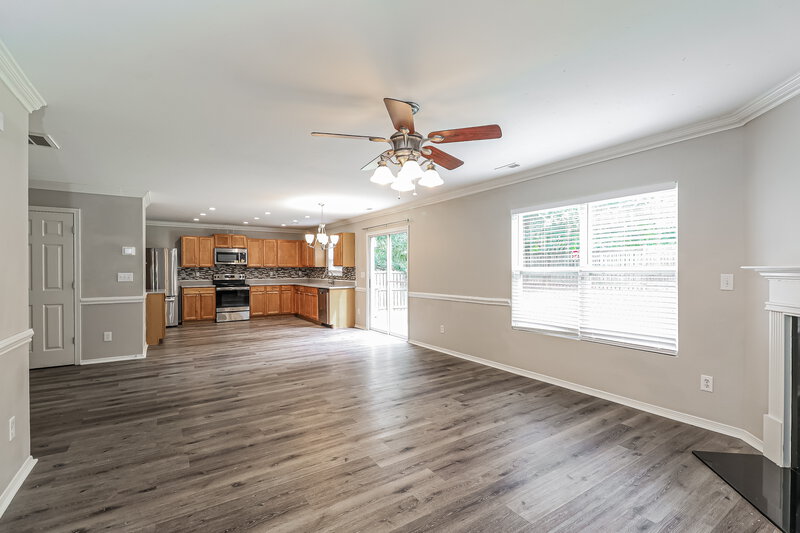 2,570/Mo, 3626 Larkhaven Village Dr Charlotte, NC 28215 Family Room View
