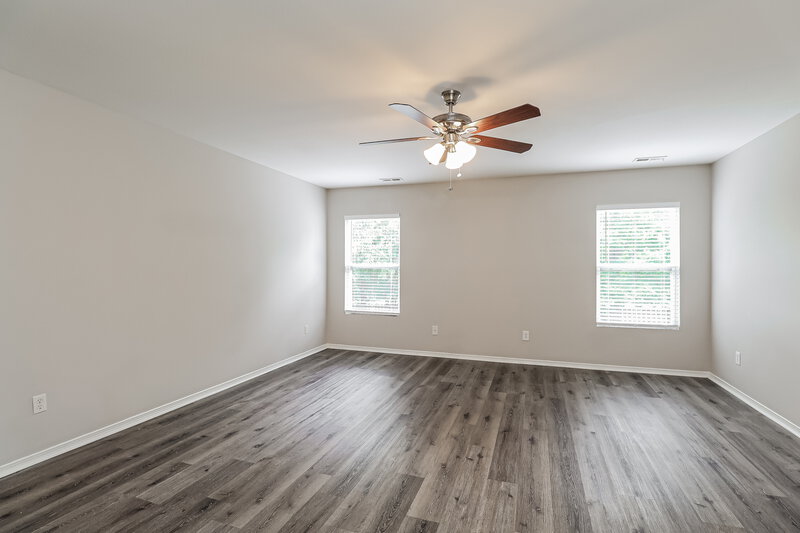 2,570/Mo, 3626 Larkhaven Village Dr Charlotte, NC 28215 Main Bedroom View
