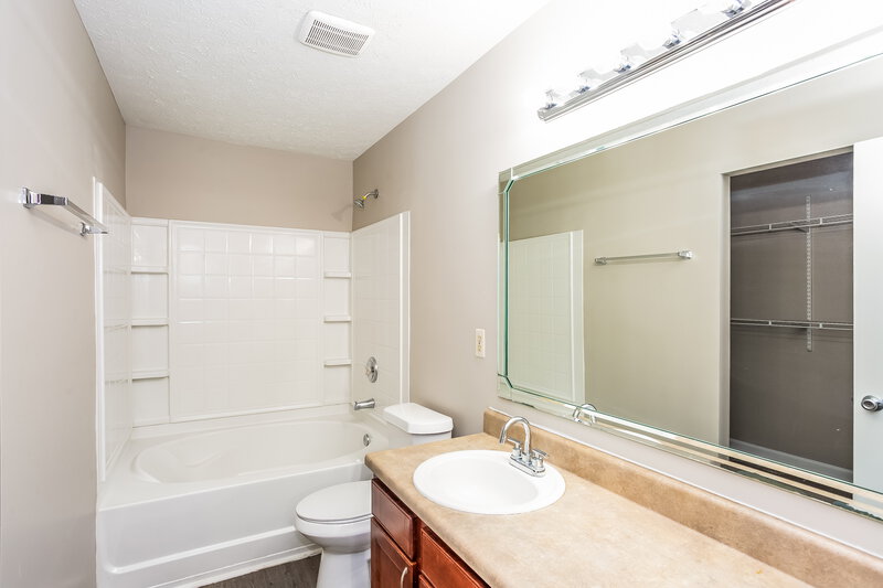 2,045/Mo, 4226 Kellybrook Dr Concord, NC 28025 Main Bathroom View