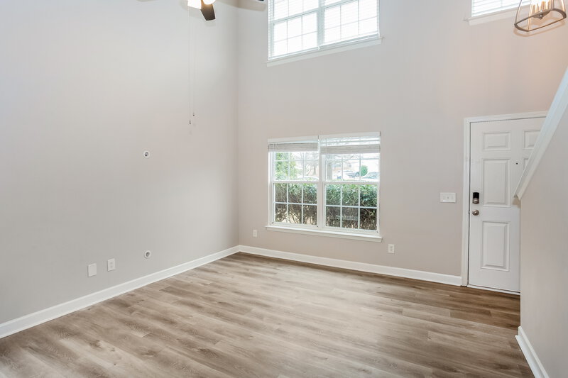 1,870/Mo, 1209 Willow Bridge Ct Charlotte, NC 28216 Living Room View