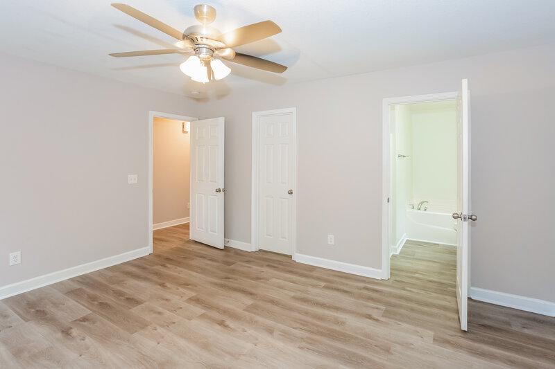 1,870/Mo, 1209 Willow Bridge Ct Charlotte, NC 28216 Main Bedroom View