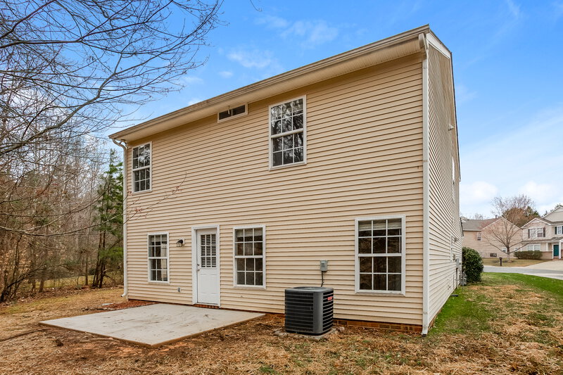 1,870/Mo, 1209 Willow Bridge Ct Charlotte, NC 28216 Rear View