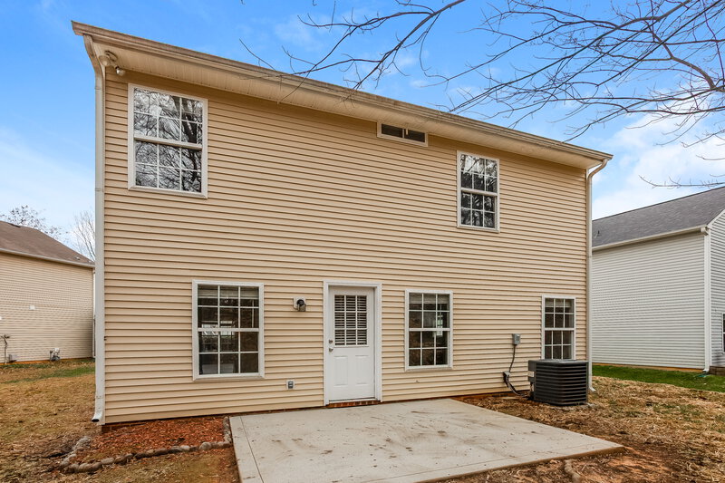 1,870/Mo, 1209 Willow Bridge Ct Charlotte, NC 28216 Rear View 2