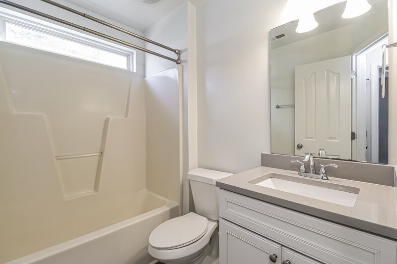 1,890/Mo, 13954 Dingess Rd Charlotte, NC 28273 Main Bathroom View