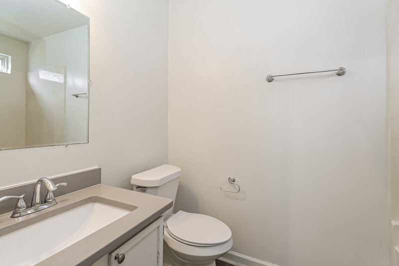 1,890/Mo, 13954 Dingess Rd Charlotte, NC 28273 Bathroom View