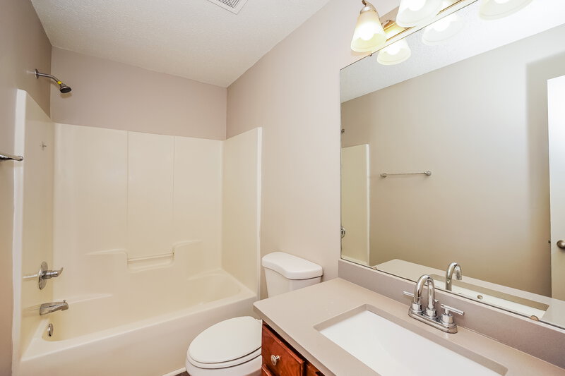 2,030/Mo, 15252 Eric Kyle Dr Huntersville, NC 28078 Bathroom View