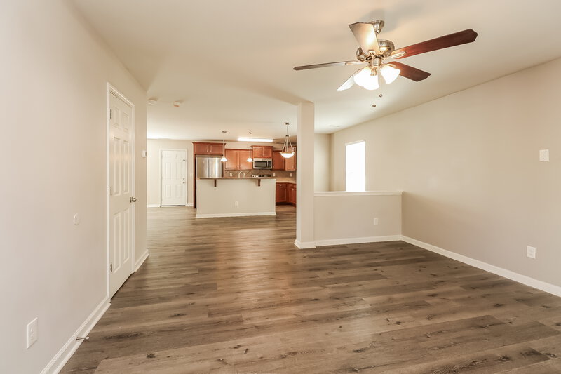 1,900/Mo, 7211 Waldon Park Ln Charlotte, NC 28214 Living Room View 2