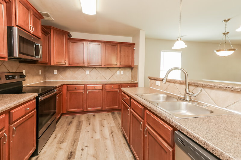 1,900/Mo, 7211 Waldon Park Ln Charlotte, NC 28214 Kitchen View