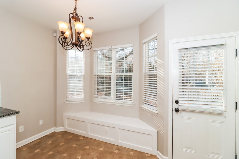 2,135/Mo, 10005 Brawley Ln Charlotte, NC 28215 Breakfast Nook View