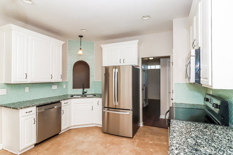 2,135/Mo, 10005 Brawley Ln Charlotte, NC 28215 Kitchen View 2