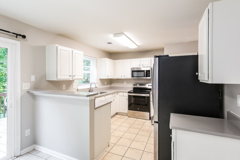 2,365/Mo, 7424 Baylor Way Ct Charlotte, NC 28215 Kitchen View