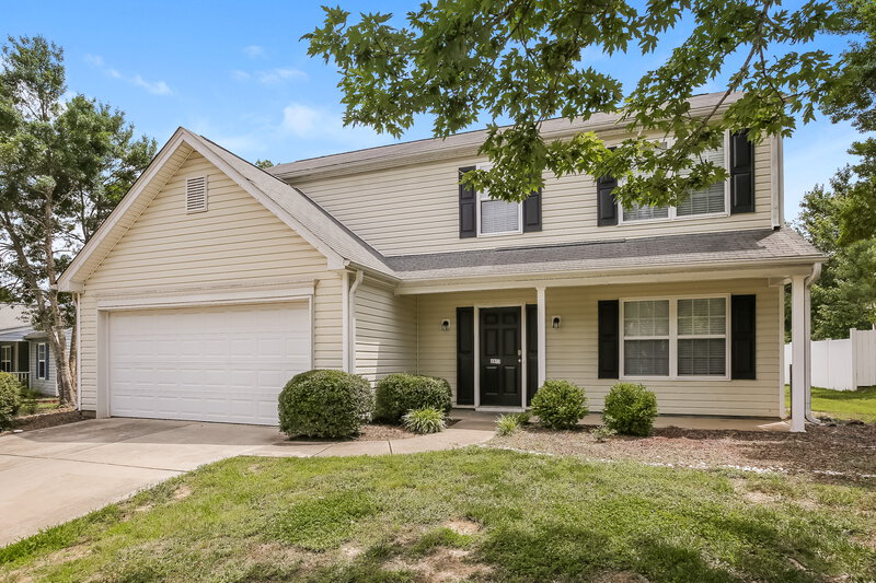 2,305/Mo, 3913 Edgeview Dr Indian Trail, NC 28079 Front View 2