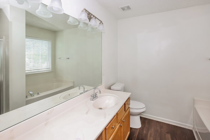 2,305/Mo, 3913 Edgeview Dr Indian Trail, NC 28079 Main Bathroom View
