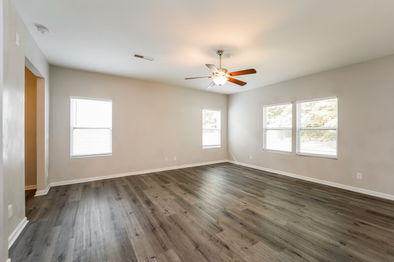 2,590/Mo, 630 Mountain Quail Drive Charlotte, NC 28216 Living Room View 2