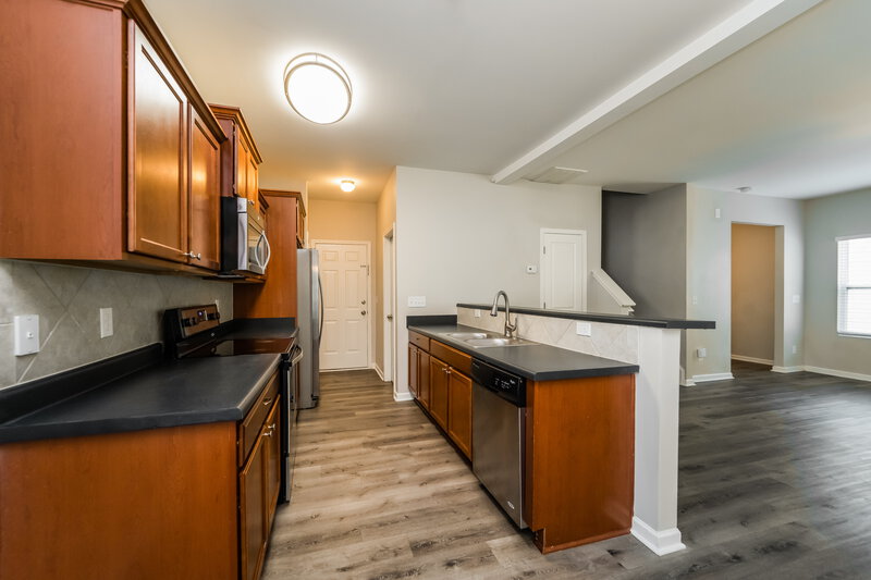 2,590/Mo, 630 Mountain Quail Drive Charlotte, NC 28216 Kitchen View 2