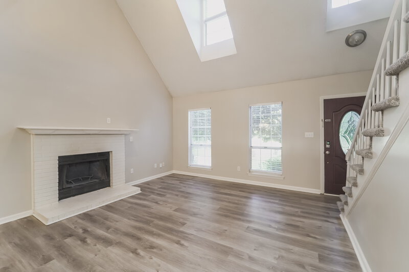 2,330/Mo, 9000 Oren Thompson Rd Charlotte, NC 28213 Living Room View 2