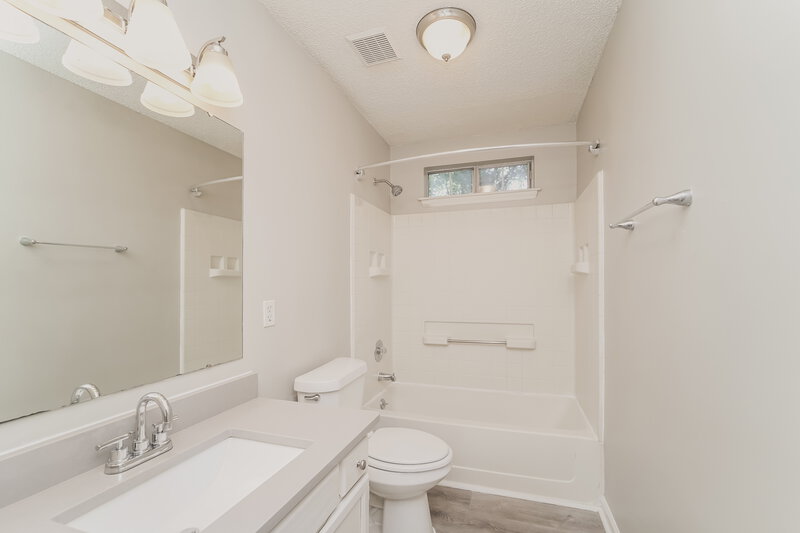 2,330/Mo, 9000 Oren Thompson Rd Charlotte, NC 28213 Bathroom View