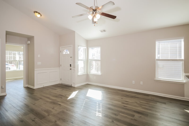 1,940/Mo, 9428 Tavistock Ct Matthews, NC 28105 Living Room View 2