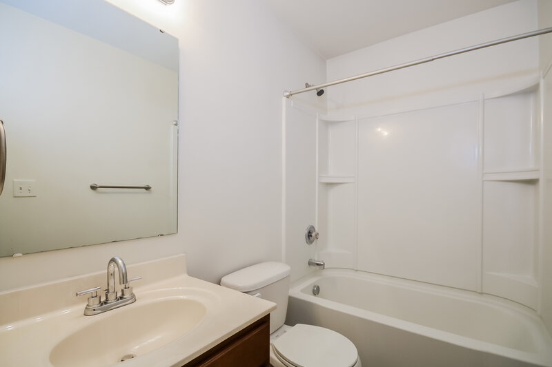 1,940/Mo, 9428 Tavistock Ct Matthews, NC 28105 Bathroom View
