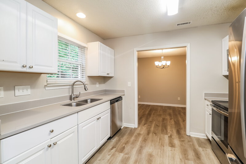 1,925/Mo, 905 Grassy Patch Ln Charlotte, NC 28216 Kitchen View