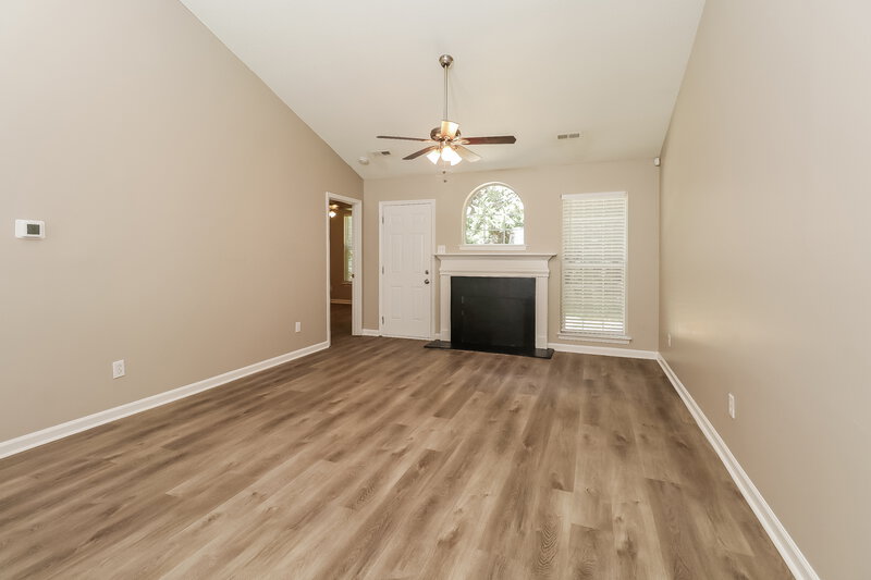 1,645/Mo, 9129 Shenington Pl Charlotte, NC 28216 Living Room View