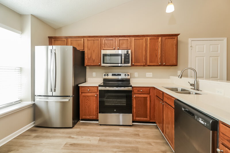 1,645/Mo, 9129 Shenington Pl Charlotte, NC 28216 Kitchen View