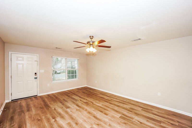 1,825/Mo, 1212 Chaser Ridge Ct Charlotte, NC 28216 Living Room View