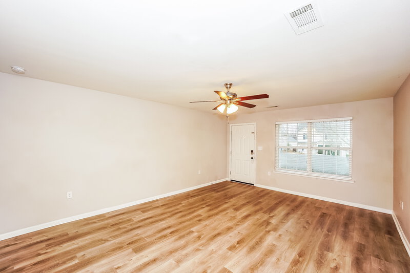 1,825/Mo, 1212 Chaser Ridge Ct Charlotte, NC 28216 Living Room View 2