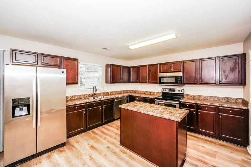 1,825/Mo, 1212 Chaser Ridge Ct Charlotte, NC 28216 Kitchen View