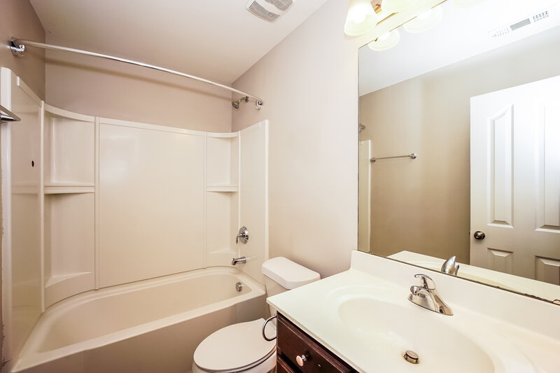 1,825/Mo, 1212 Chaser Ridge Ct Charlotte, NC 28216 Bathroom View