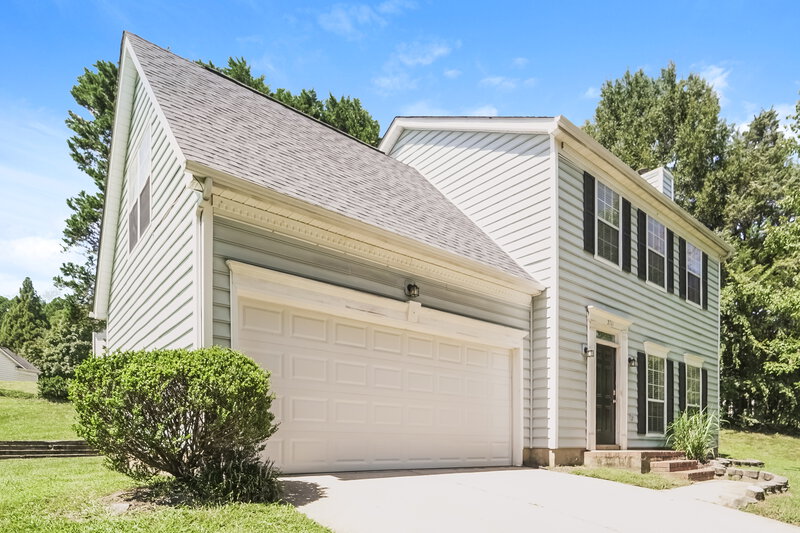 1,935/Mo, 2711 Clarencefield Dr Charlotte, NC 28216 Front View
