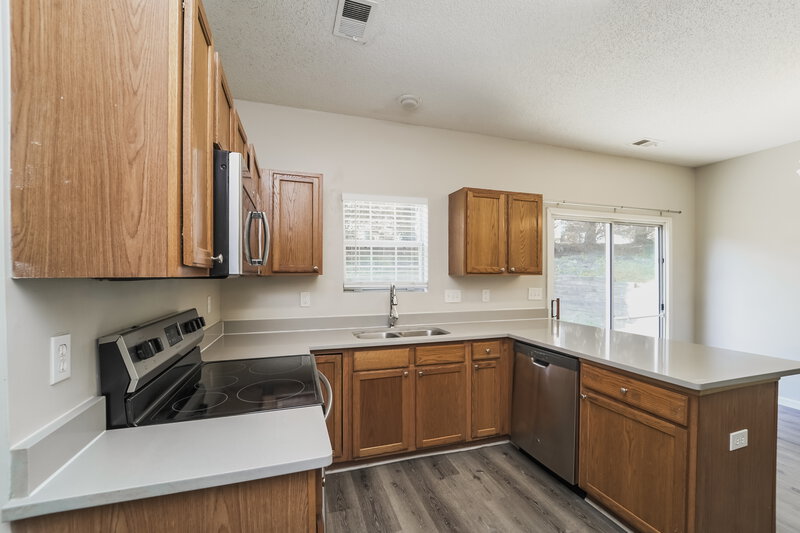 1,935/Mo, 2711 Clarencefield Dr Charlotte, NC 28216 Kitchen View