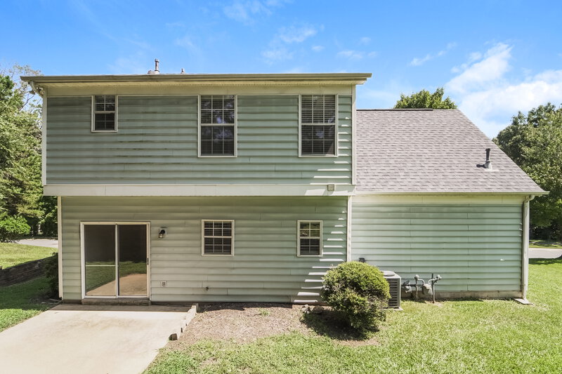 1,935/Mo, 2711 Clarencefield Dr Charlotte, NC 28216 Rear View