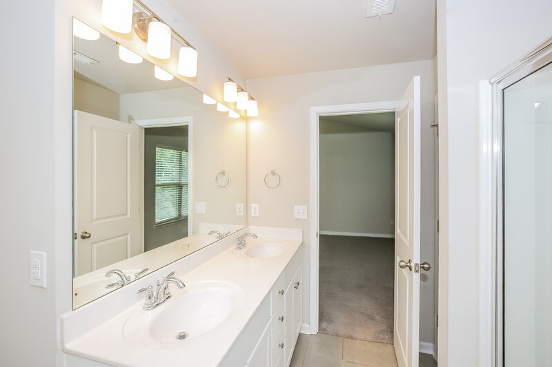 2,230/Mo, 1019 Helms Road Charlotte, NC 28214 Main Bathroom View