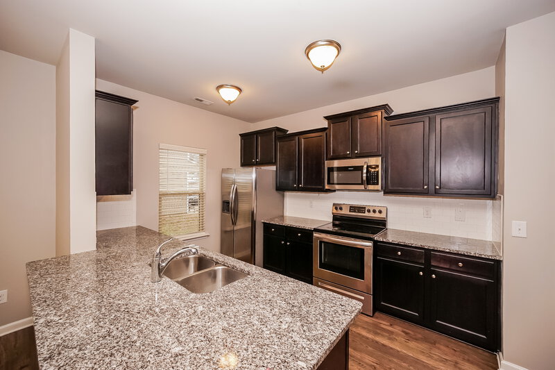 2,010/Mo, 1013 Helms Road Charlotte, NC 28214 Kitchen View 2