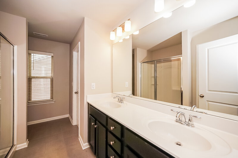 2,010/Mo, 1013 Helms Road Charlotte, NC 28214 Main Bathroom View